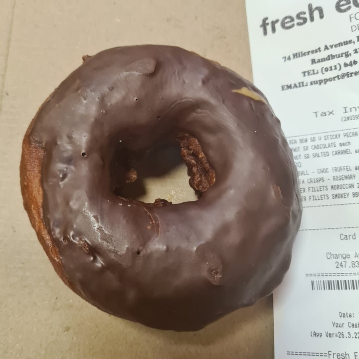 photo of Fresh Earth Food Store Vegan sourdough chocolate donut shared by @veronicagroen on  23 Jul 2022 - review