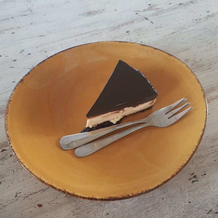 photo of Malaika Secret Moksha Peanut Butter & Chocolate Cheesecake shared by @bernadinerosaa on  23 Nov 2019 - review