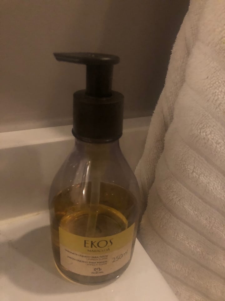 photo of Natura Hand Soap Maracujá / passion fruit shared by @tatianamgriffin on  06 Apr 2020 - review