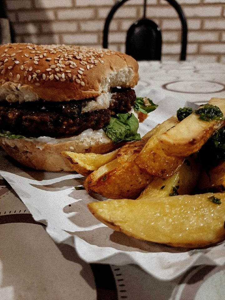 review photo of New Custom Vegan Bar Hamburguesa Nueva shared by @camirocastro on 09 Feb 2020 - review