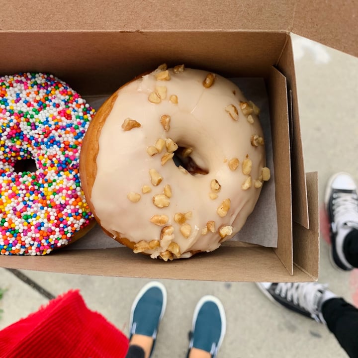 photo of bloomer's on Queen Maple walnut donut shared by @thealexrae on  09 Sep 2020 - review