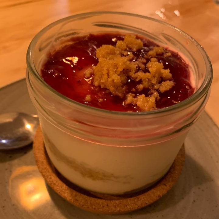 photo of Entre Pedras Café Bar Vegano Cheesecake shared by @naivoncake on  16 Aug 2020 - review