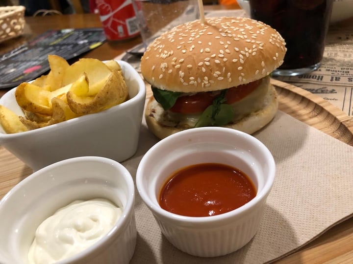 photo of Bar L'Acherito Hamburguesa Vegana shared by @lholden on  29 Feb 2020 - review
