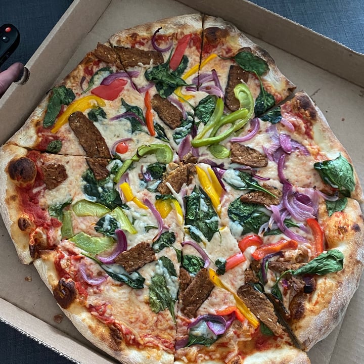 photo of Wholefoods Pizza Oven Pizza Build Your Own Pizza shared by @shellyaroundtheworld on  25 Sep 2021 - review