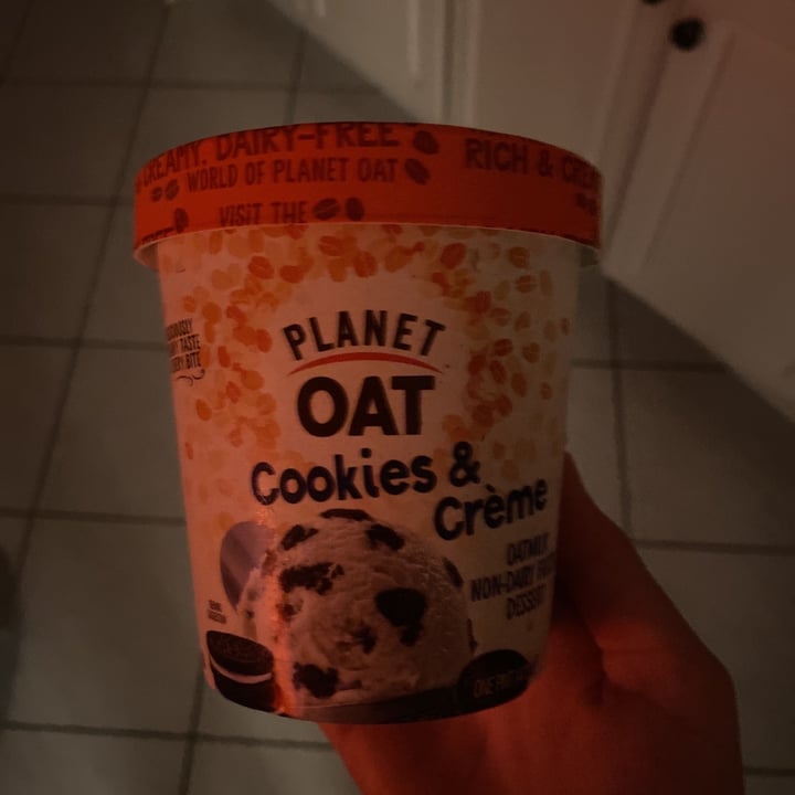 photo of Planet Oat Cookies & Cream Oatmilk Ice Cream shared by @hannahop on  26 Aug 2021 - review