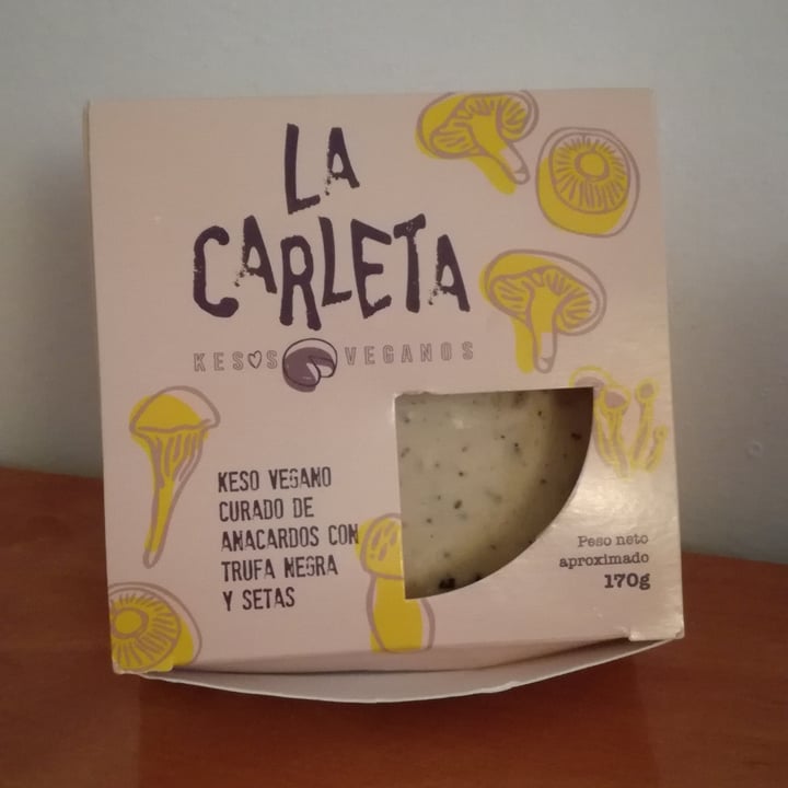photo of La Carleta Keso curado de anacardos con trufa negra y setas shared by @vegan-vegan on  18 Sep 2020 - review