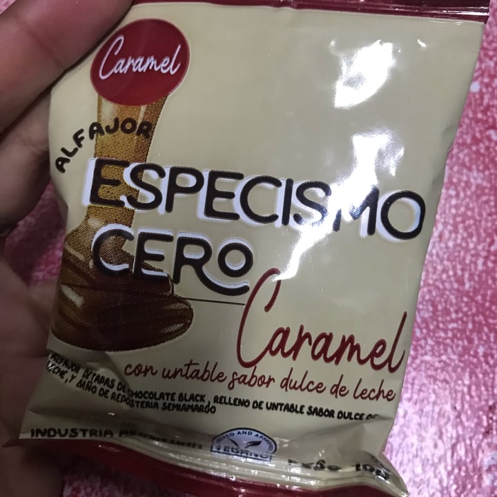 review photo of especismo cero alfajor de caramelo shared by @celestecharpentier on 04 Oct 2022 - review
