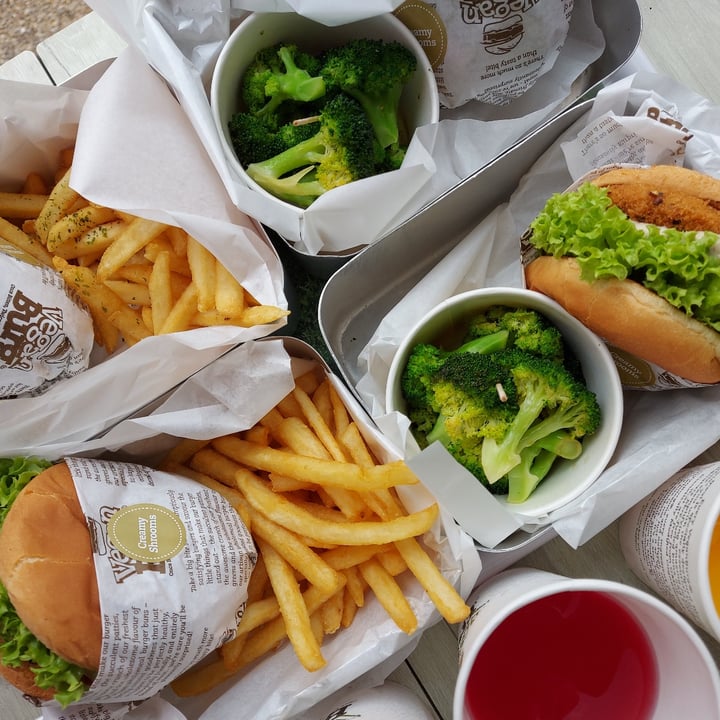 review photo of VeganBurg Singapore Creamy Shrooms Burger shared by @tremulouswhispers on 16 Oct 2020 - review