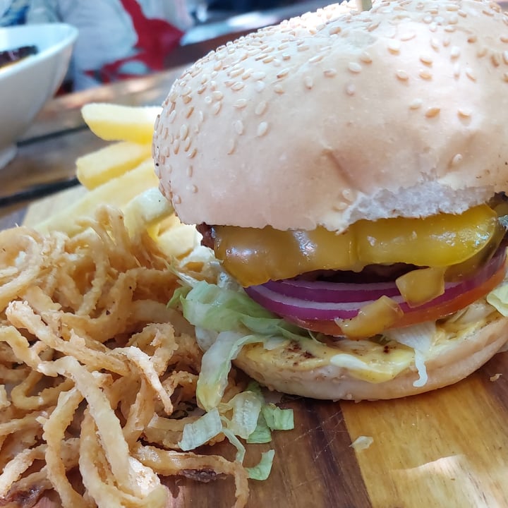 photo of Banana Jam Cafe Burger shared by @menford on  01 Feb 2022 - review