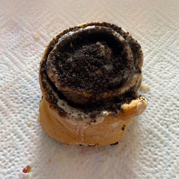 photo of Freedom Cakes Cinnamon Roll Oreo shared by @irequinzel on  07 Sep 2021 - review
