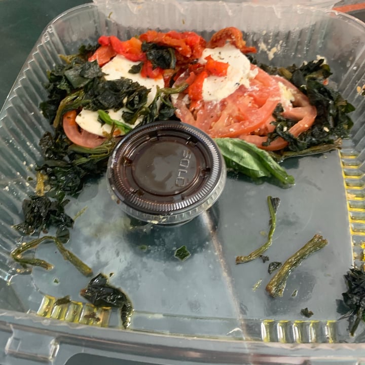 photo of Mama's Cafe Baci Vegan Mozzarella And Tomato Salad shared by @comfypiggy on  07 Jun 2020 - review