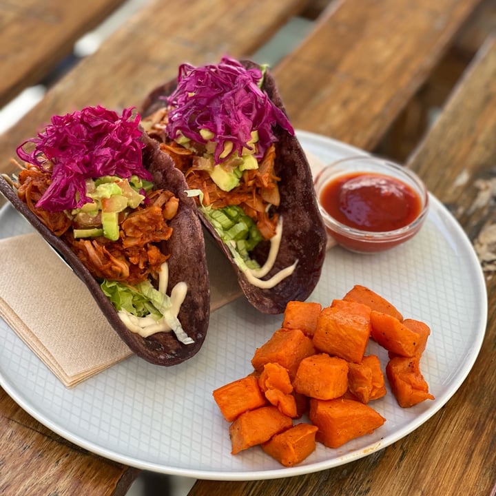 photo of BuenaVida 100% Vegan Tacos shared by @martinadibernardo on  01 May 2022 - review