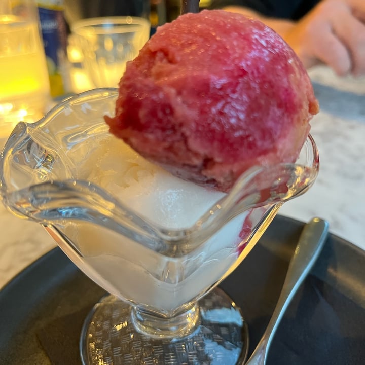 photo of Milano - Clarion Quay watermelon/raspberry and coconut gelatto shared by @ericat on  24 Jun 2022 - review