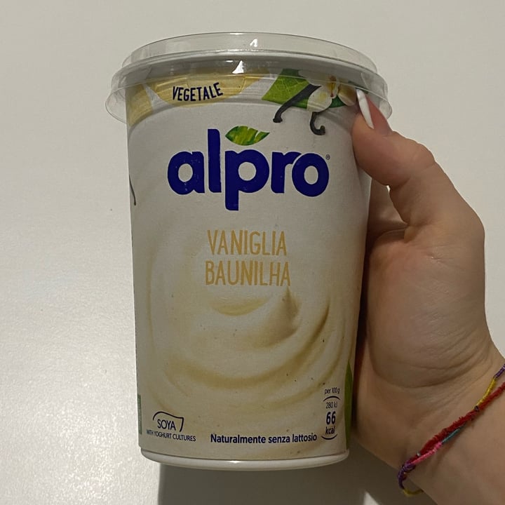 review photo of Alpro Yogurt vaniglia shared by @francescabutera on 20 Jul 2022 - review