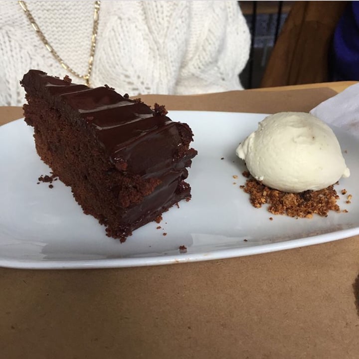 photo of De Raíz Cocina Café Torta de chocolate shared by @lizethjimenez on  27 Aug 2019 - review