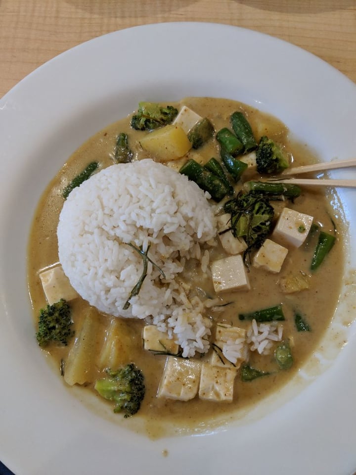 review photo of Sukhi Thai Yellow curry with tofu shared by @rwgonza on 11 Mar 2019 - review