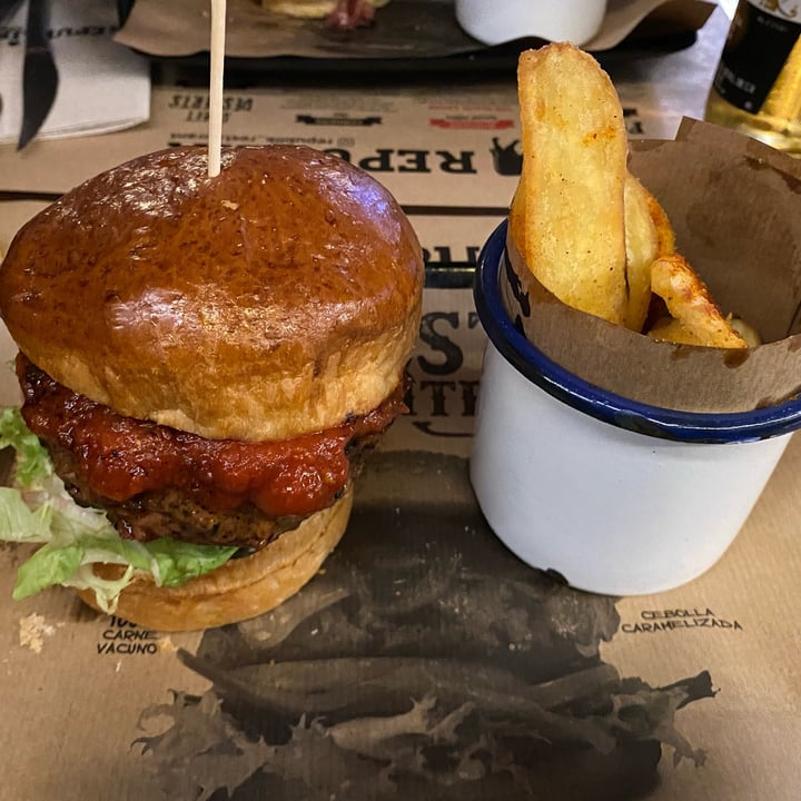 photo of Republik Burguer The Vegan Burger shared by @lourd885 on  03 May 2022 - review