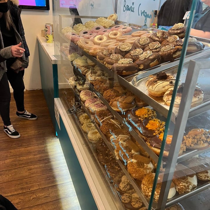 review photo of Plant Donut White Chocolate And Mango shared by @shitakimushroom on 24 Jan 2022 - review