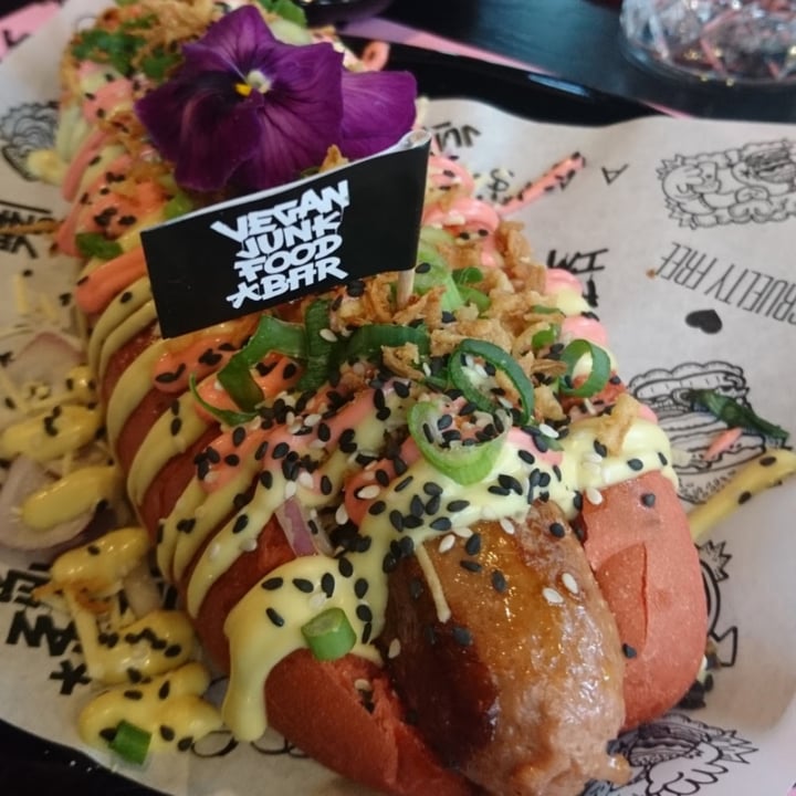 photo of Vegan Junk Food Bar Pinky Bratwurst XXXL shared by @sunmoony on  10 Jul 2021 - review