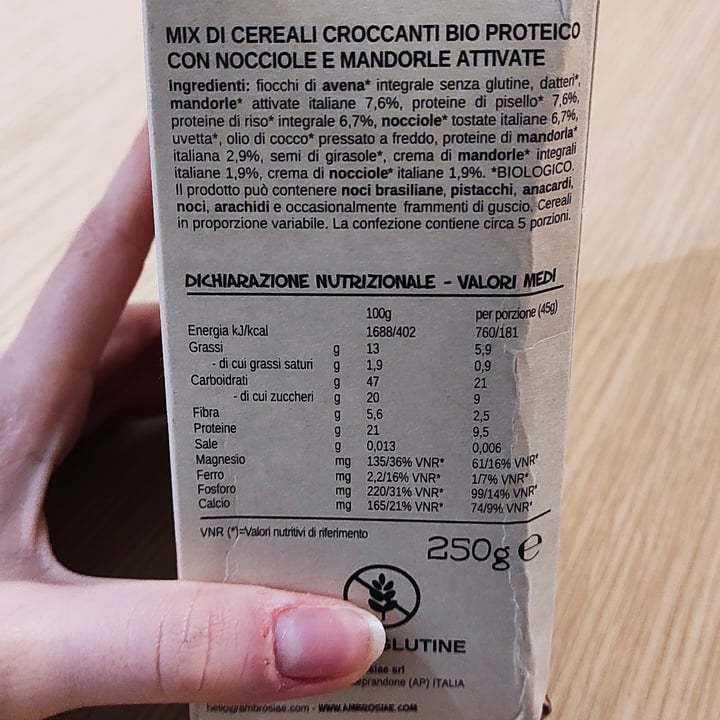 photo of Perfect Bio Granola proteica - nocciole e mandorle attivate shared by @niklabelloli1 on  09 Dec 2022 - review