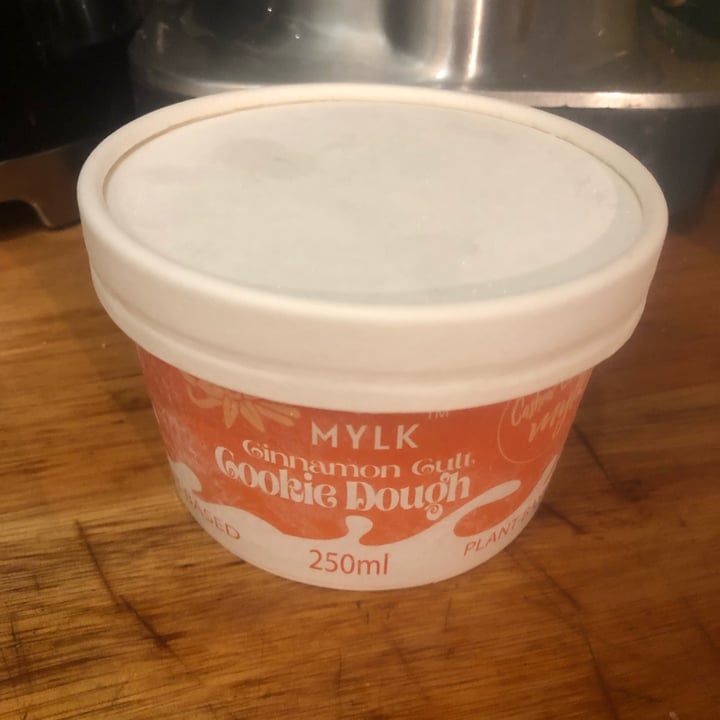 photo of Lekker Vegan Hyde Park Cinnamon Cookie Dough Mylk Ice Cream shared by @tsbarker on  28 Apr 2022 - review