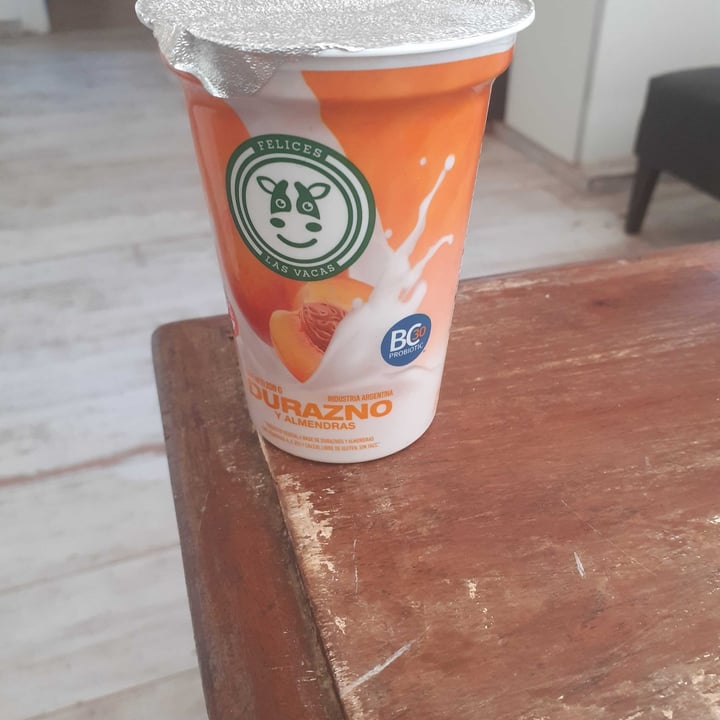 review photo of Felices Las Vacas Yogurt de Durazno y Almendras shared by @maquii on 09 Jan 2022 - review