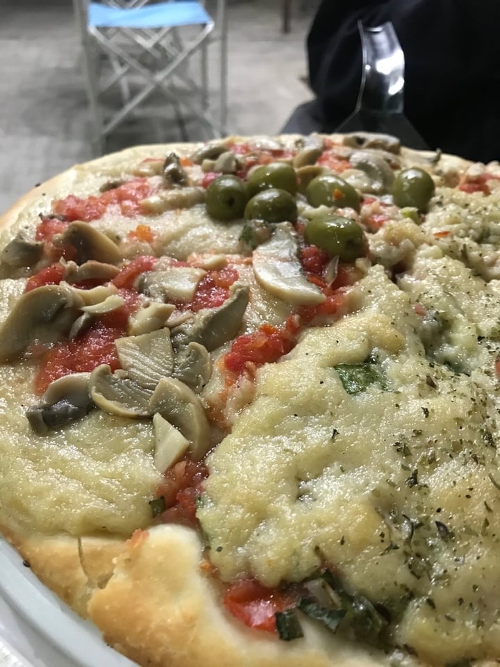 photo of Pizzas y Empanadas IL Giardino De Devoto Pizza con paparella shared by @candelariex on  22 Feb 2020 - review