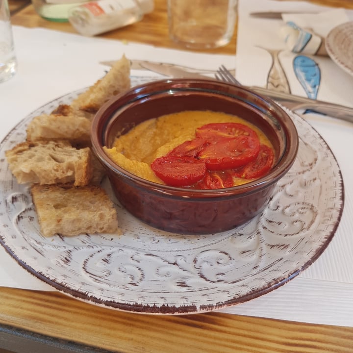 photo of Osteria La Situa Hummus Pomodoro con crostini shared by @valealegreg on  12 Jun 2022 - review