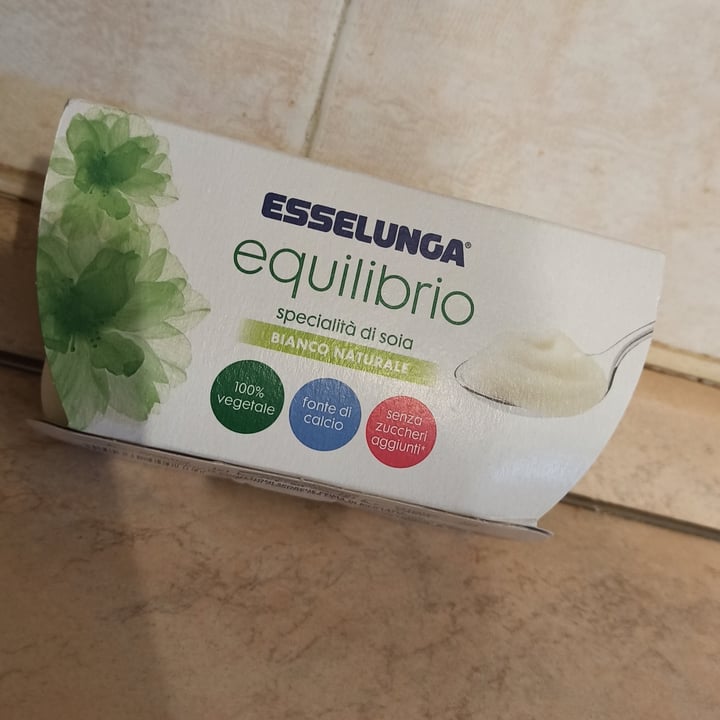 review photo of Esselunga Yogurt Bianco Di Soia shared by @matildeagatha on 08 May 2022 - review