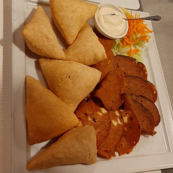 photo of Ristorante Vegano Biologico La Lanterna Gnocco Fritto Con Affettati Vegetali E Formaggio Cremoso Vegetale shared by @lapolly on  10 Mar 2022 - review