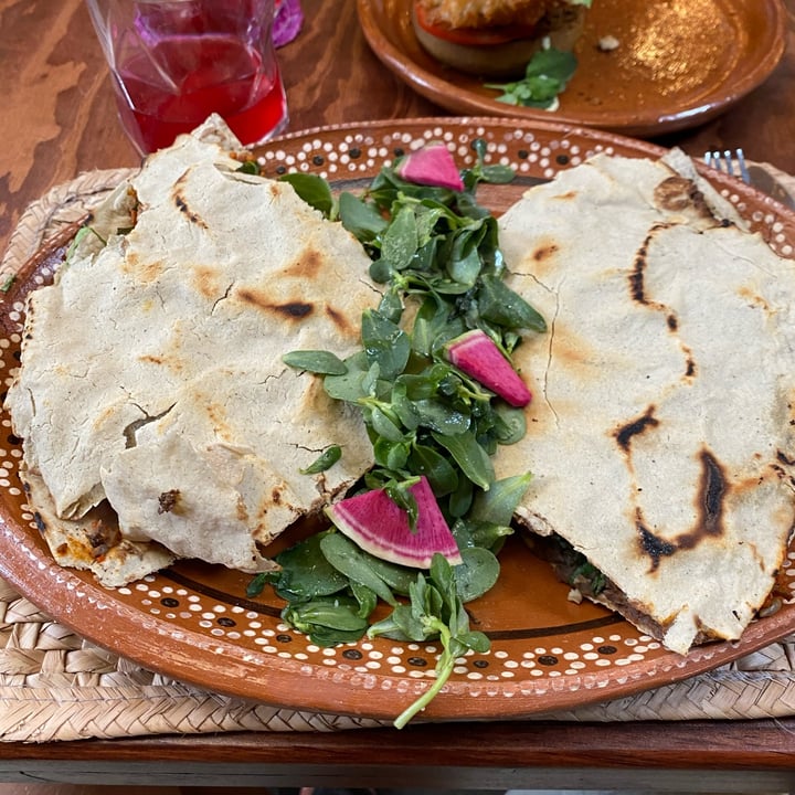 review photo of Na Tlali Tlayuda de Chorizo shared by @alexalarcon98 on 04 Mar 2022 - review