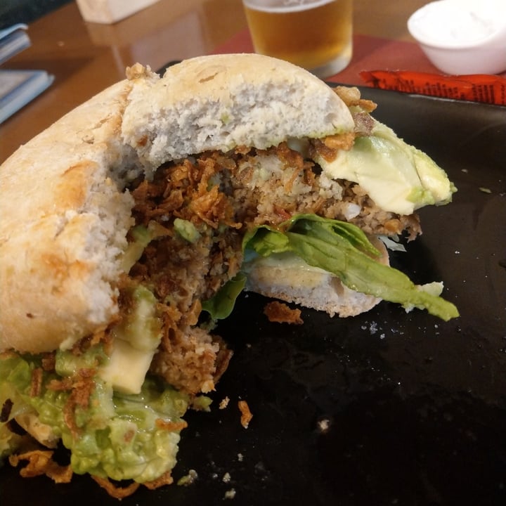 photo of La Travesia Vegan burger shared by @chiaraclaire on  26 Apr 2022 - review