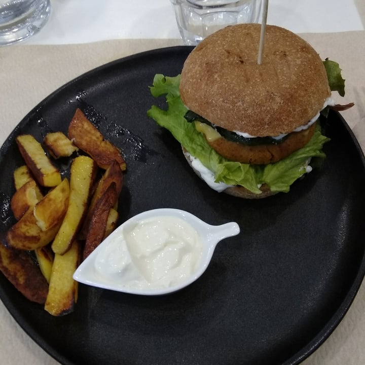 photo of ORTO ZERO bar e tavola calda Mini burger shared by @cristinatab on  06 Apr 2022 - review