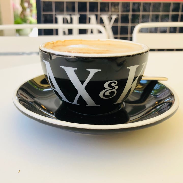 photo of Flax and Kale La Roca Café con leche de soja shared by @marionayogacadaques on  30 Apr 2021 - review