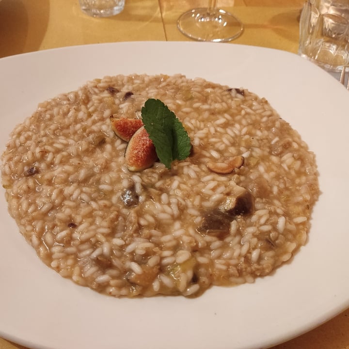 review photo of Lo Fai risotto con salsiccia veg e fichi shared by @saramango89 on 10 Oct 2022 - review