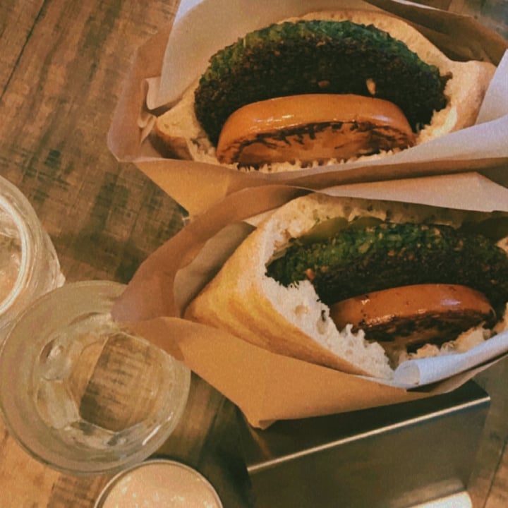 review photo of Miznon Singapore Falafel Burger (Veganized) shared by @lilykhin on 08 Jan 2021 - review