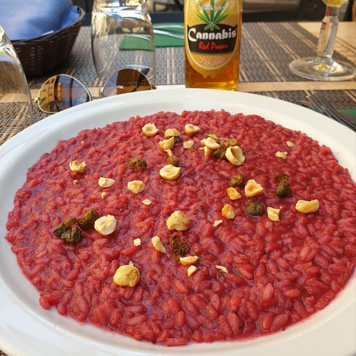 photo of Ma Va' ? Restaurant Roma Risotto con Rapa Rossa, Noci E Capperi shared by @gianlucaforanimals on  15 May 2022 - review