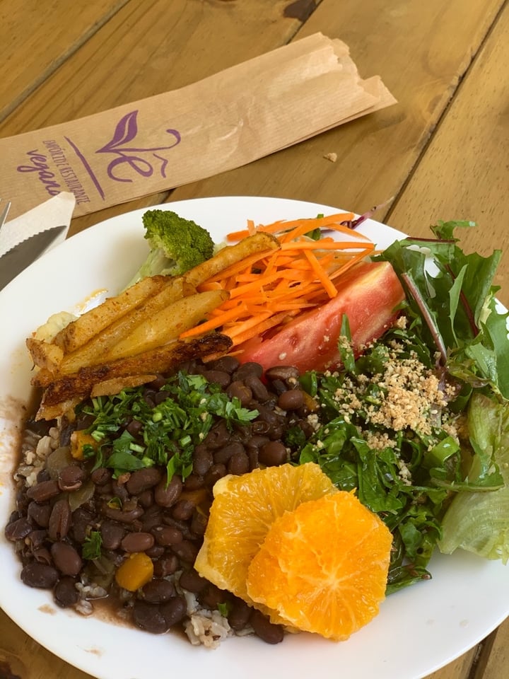 photo of Vê - Empório e Restaurante Vegano Vegan All-you-can-eat Buffet shared by @anutrivegana on  31 Mar 2020 - review