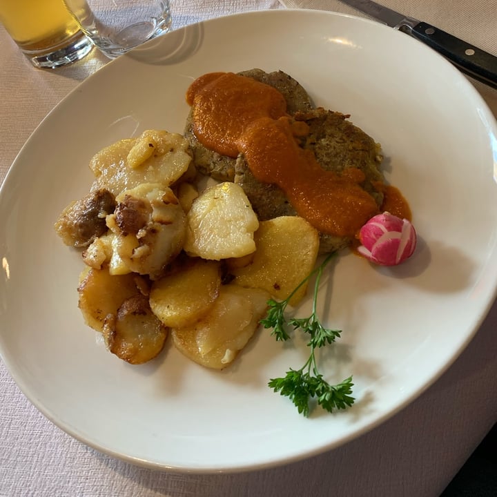 photo of Ladin & El Tobià Arrosto Vegano Con Patate Saltate shared by @rebeccamenozzi on  15 Aug 2022 - review