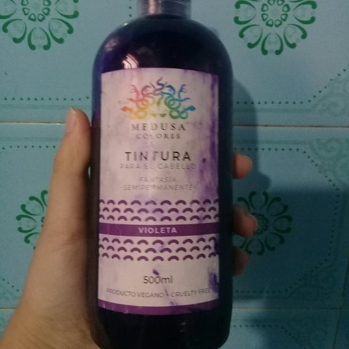 photo of Medusa Colores tintura violeta shared by @camiveggie on  08 Dec 2020 - review