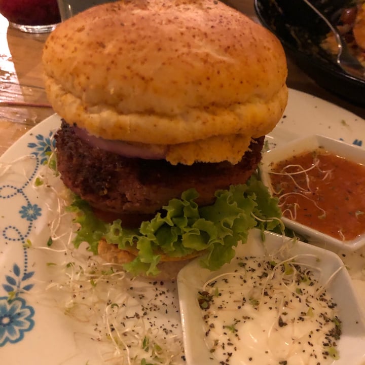 photo of Dulcinea Café Vintage Hamburguesa Todo Terreno shared by @veganbohm on  23 Jan 2021 - review