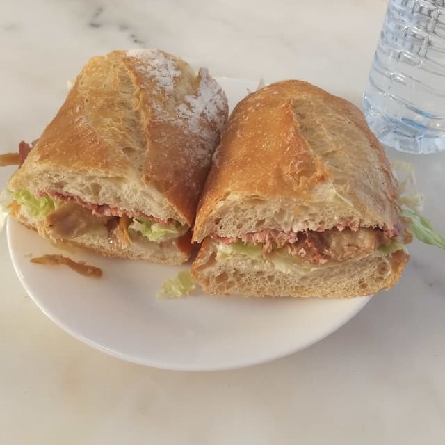 Photo of the dish “Bocadillo de chivito”