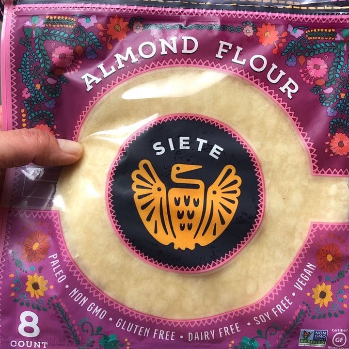 photo of Siete Family Foods Almond Flour Tortillas shared by @mmaisto on  02 Jan 2022 - review