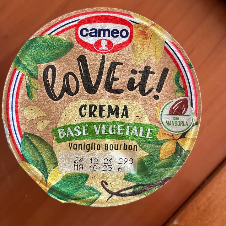 photo of Cameo Love It! crema vaniglia bourbon  shared by @ooclaudizzle on  22 Mar 2022 - review