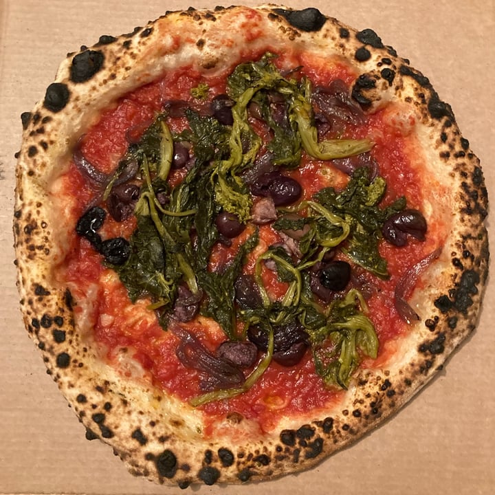 photo of Putipù Pizza Con Friarielli, Cipolle E Olive Nere shared by @bexflex on  23 Jun 2022 - review