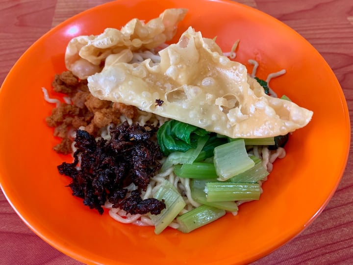 photo of Vegetarian Lien Xin Mie Pangsit shared by @dedi89 on  10 Jul 2019 - review