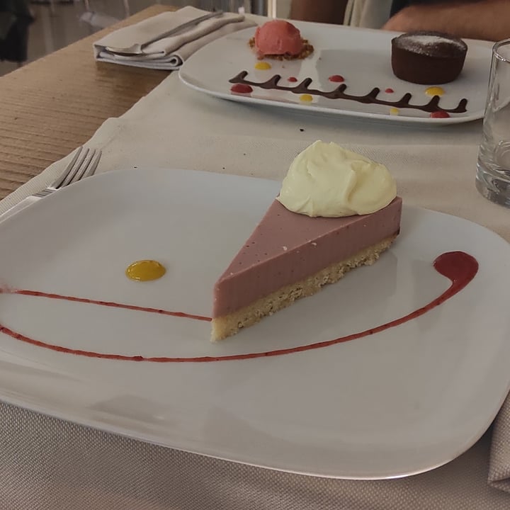 review photo of Ristorante Gintilla Cagliari Cheesecake alle Fragole con Crema Chantilly shared by @nicolfurini on 13 Jun 2022 - review