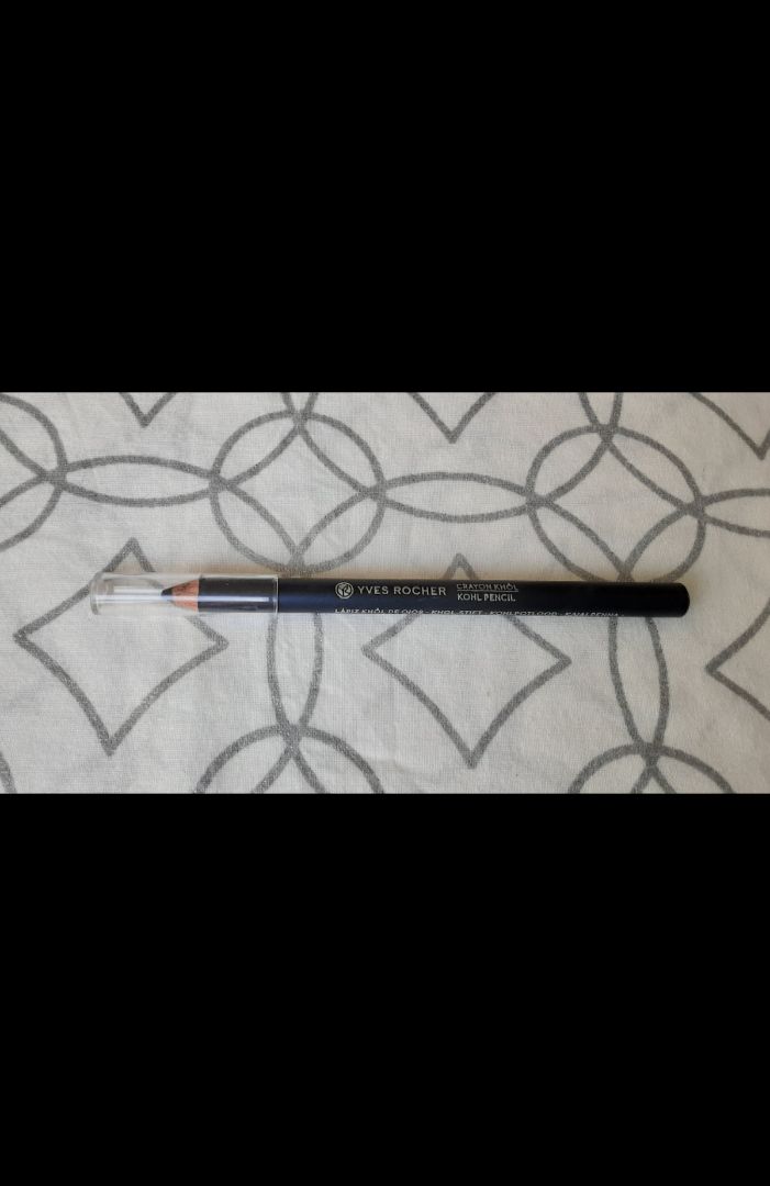 photo of Yves rocher Lápiz de ojos CRAYON KHÓL 05 Bleu shared by @sanag13 on  13 Apr 2020 - review