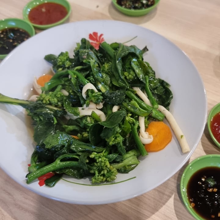photo of dayday Kitchen chinese broccoli With Mushroom shared by @ken1hc on  19 Nov 2022 - review