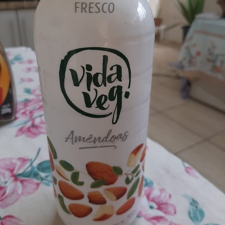 photo of Vida Veg bebida fresca de amendoas shared by @anamaciel on  29 Oct 2022 - review